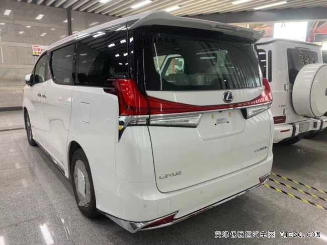 21款雷克薩斯LM300??7座?貴族商務風范 港口現(xiàn)車僅售150萬提車