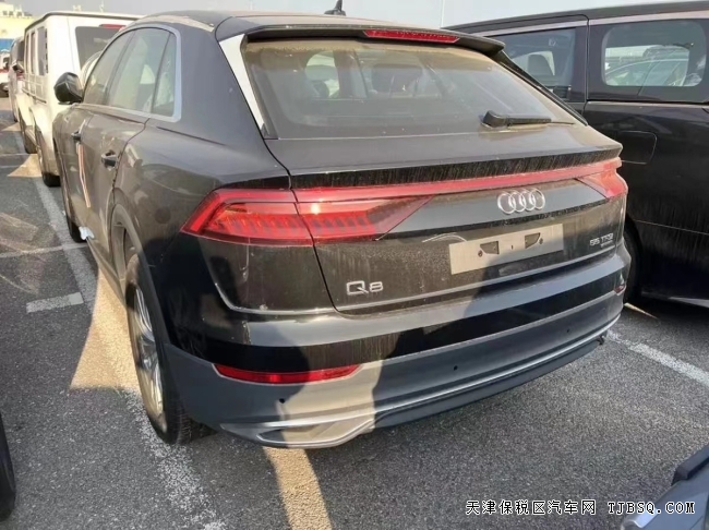 22款奧迪Q8港口熱銷中
