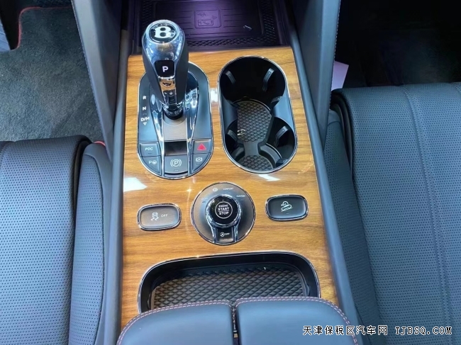 21款美規(guī)賓利添越4.0T?V8 外觀大氣內(nèi)飾奢華 僅售309 