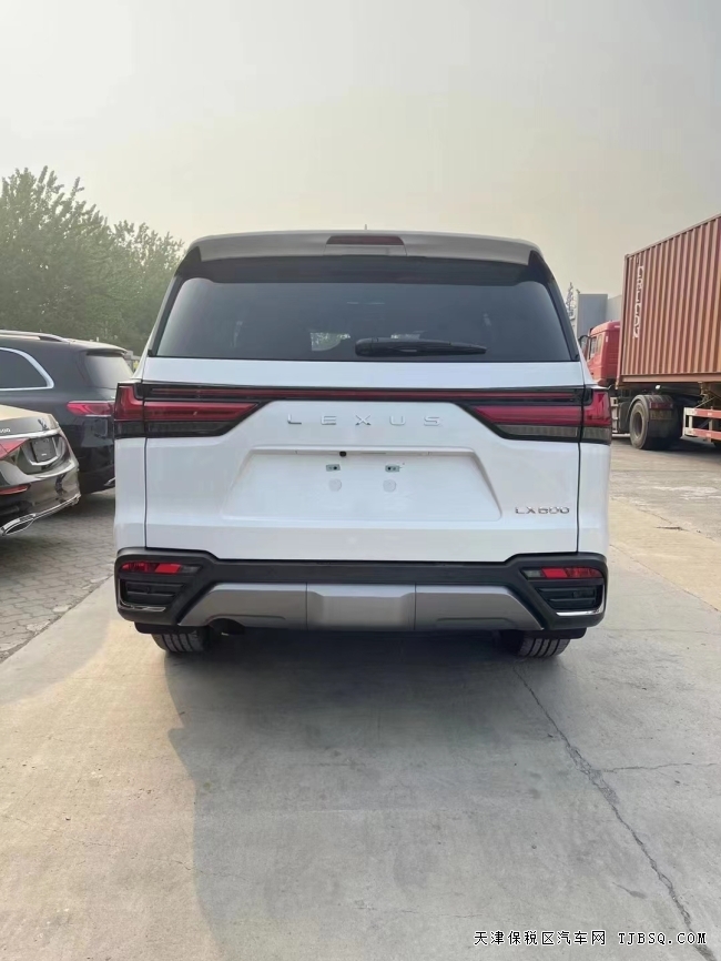 22款雷克薩斯LX600港口第一批現(xiàn)車