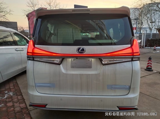 21款雷克薩斯LM300四座 混動版保稅區(qū)現(xiàn)車直營僅售153萬
