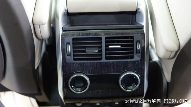 20款路虎攬勝運(yùn)動(dòng)版3.0HSE版 港口現(xiàn)車特價(jià)86萬(wàn)