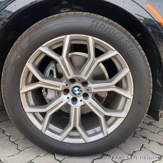 平行進(jìn)口車22款寶馬X7美版3.0T現(xiàn)車到店港口熱賣88.5萬(wàn)