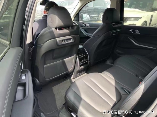 平行進(jìn)口車22款寶馬X7美版3.0T現(xiàn)車到店港口熱賣88.5萬(wàn)