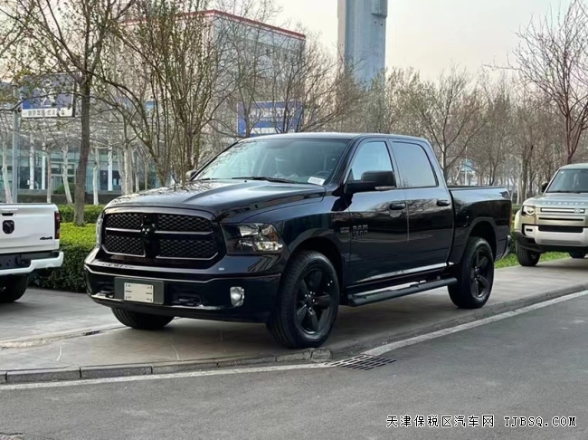 平行進(jìn)口22款道奇公羊長(zhǎng)角號(hào)RAM1500現(xiàn)車到店港口熱賣67萬(wàn)