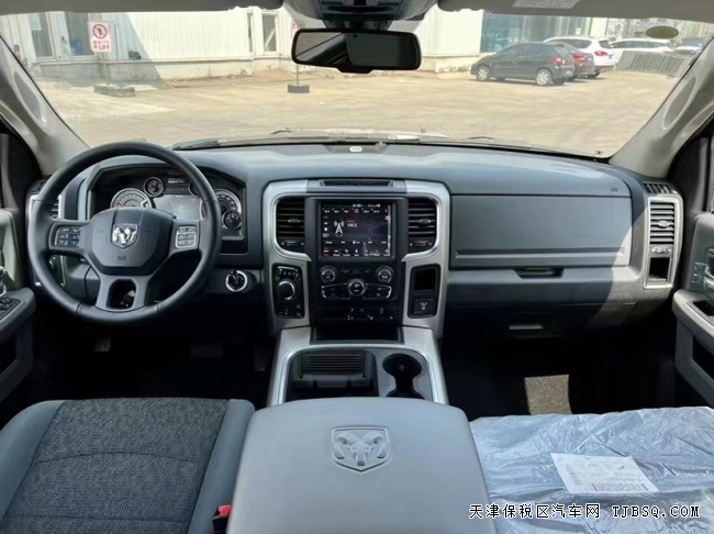 平行進(jìn)口22款道奇公羊長(zhǎng)角號(hào)RAM1500現(xiàn)車到店港口熱賣67萬(wàn)
