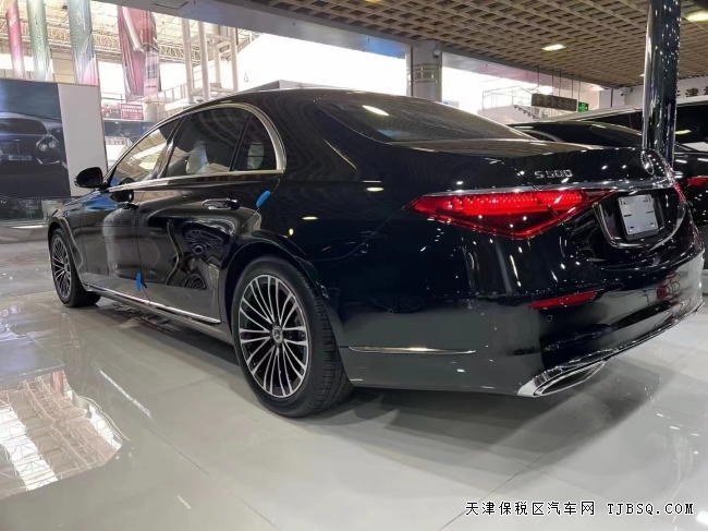 22款奔馳S500港口特價(jià)處理中 比4S點(diǎn)優(yōu)惠40萬