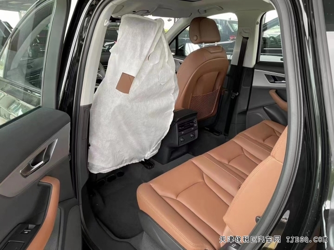 22款歐規(guī)奧迪Q7 2.0T 天津港口現(xiàn)車熱賣中