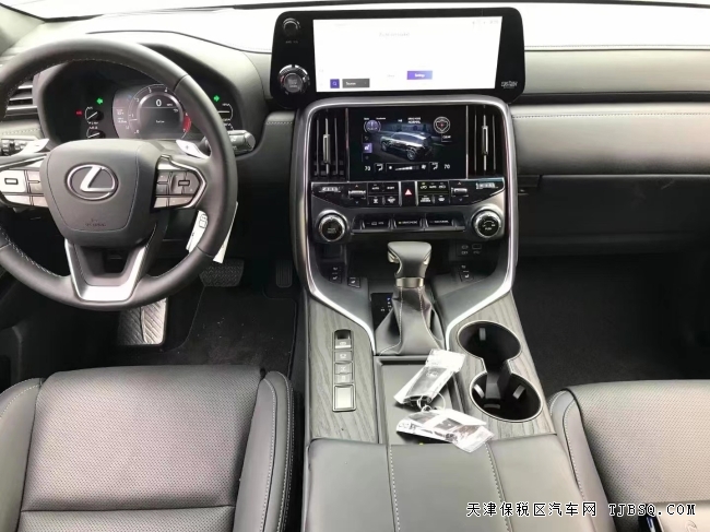 2022款 LX600 3.5T  高級(jí)版 港口現(xiàn)車(chē)熱賣(mài)中