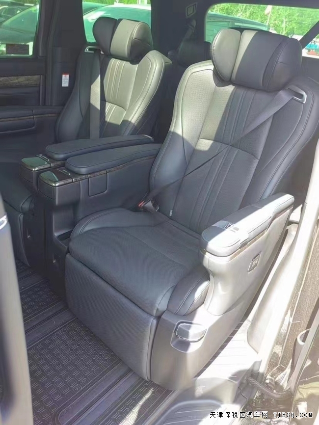 22款豐田埃爾法3.5L V6 港口現(xiàn)車熱賣中