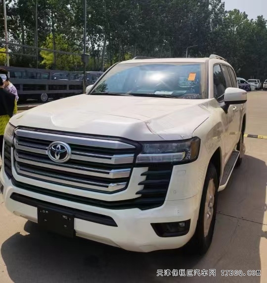 天津港平行進口車2022款陸巡3.5 GXR現(xiàn)車港口預售99萬
