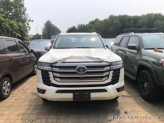 22款酷路澤LC300 3.5GXR 真皮 后娛 港口現(xiàn)車熱賣中