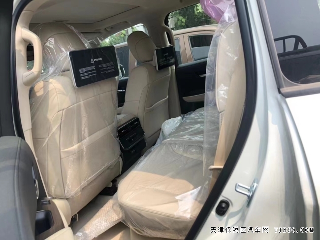 22款酷路澤LC300 3.5GXR 真皮 后娛 港口現(xiàn)車熱賣中