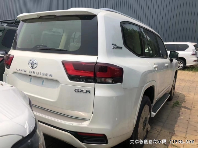 22款酷路澤LC300 3.5GXR 真皮 后娛 港口現(xiàn)車熱賣中