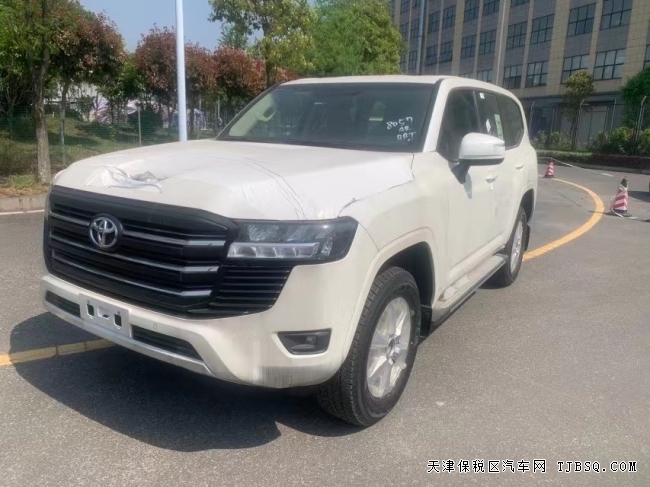 22款酷路澤GXR18輪 LC300港口現(xiàn)車熱賣中