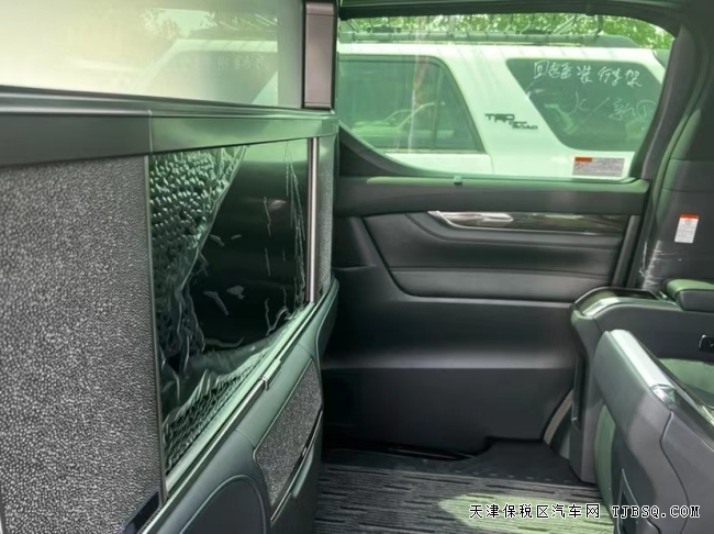 22款雷克薩斯LM350天津港口現車熱賣中 頂級MPV