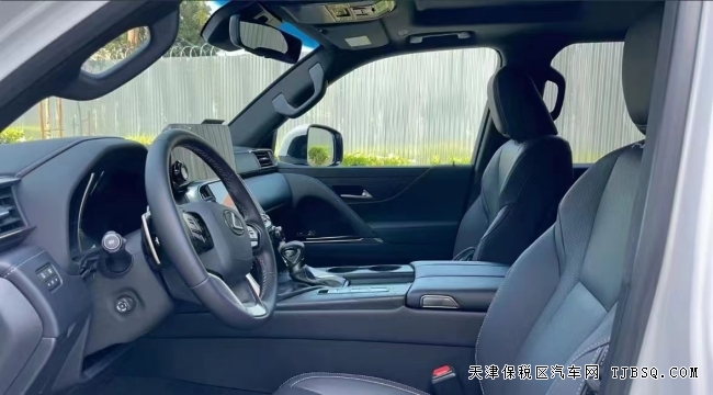 22款美版雷克薩斯LX600 天津港口現(xiàn)車只需195萬 22款美版雷克薩斯LX600 天津港口現(xiàn)車只需195萬