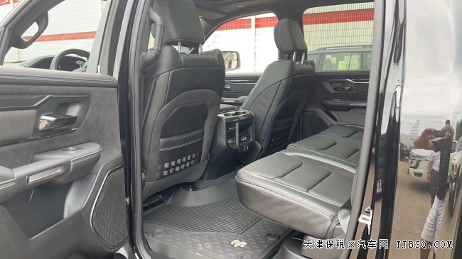 22款道奇霸王龍?zhí)旖蚋郜F(xiàn)車熱賣中 價格大跳水