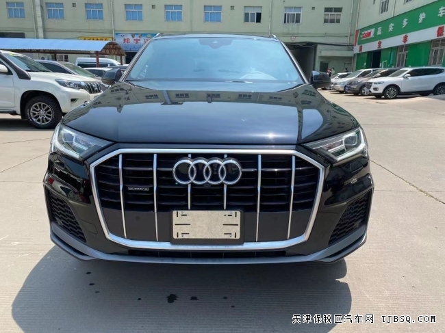 21款?yuàn)W迪Q7天津港口現(xiàn)車鉅惠中 3.0T