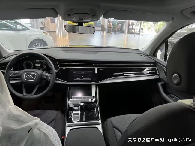 天津港平行進口22款2.0T奧迪Q7  現(xiàn)車熱賣中 性價比超高的一款車型 51萬起步