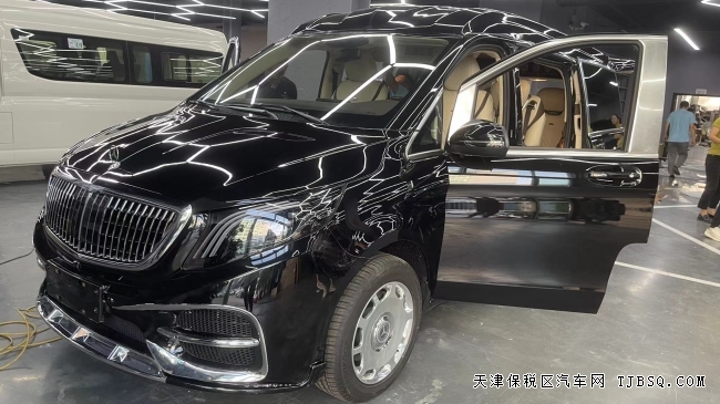 天津港平行進(jìn)口車22款奔馳V250商務(wù)改裝效果港口熱賣80萬