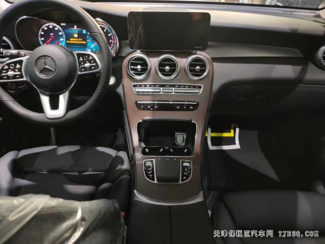 21款奔馳GLC300港口只需40萬 全國可上牌 最便宜的SUV