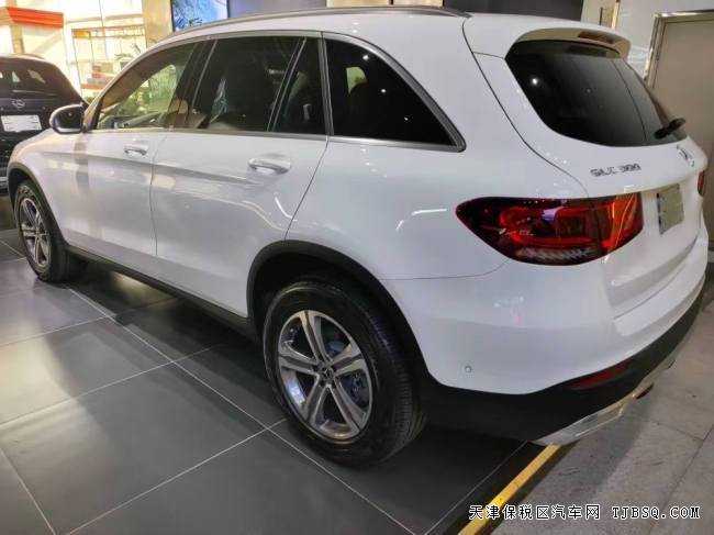 21款奔馳GLC300港口只需40萬 全國可上牌 最便宜的SUV