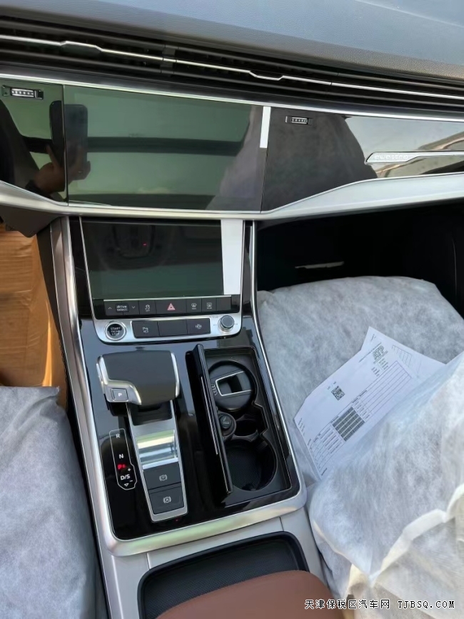 22款奧迪Q8天津港口現(xiàn)車熱賣中 性價比超高
