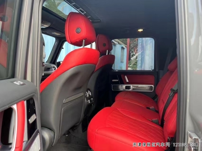 22款美版奔馳G63 天津港口現(xiàn)車熱賣中 價(jià)格大跳水