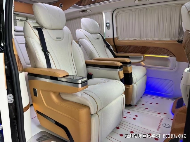 奔馳V250價(jià)格大全 V250高頂商務(wù)車價(jià)格 細(xì)節(jié)改裝如圖