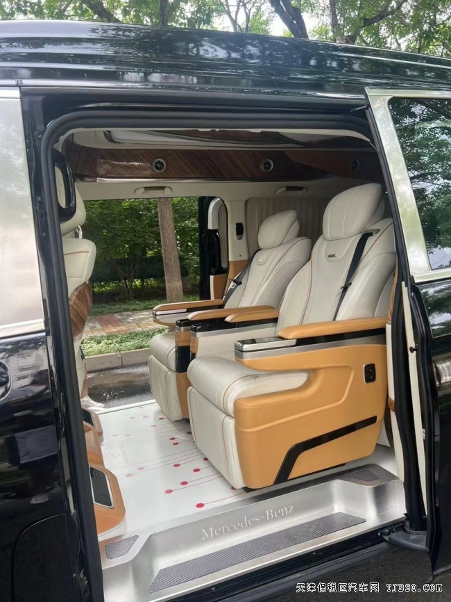 奔馳V250價(jià)格大全 V250高頂商務(wù)車價(jià)格 細(xì)節(jié)改裝如圖