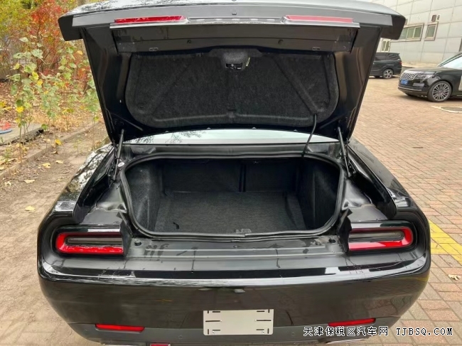 22款3.6挑戰(zhàn)者 現(xiàn)車手續(xù)齊 顏色齊全 報(bào)價(jià)以及圖片