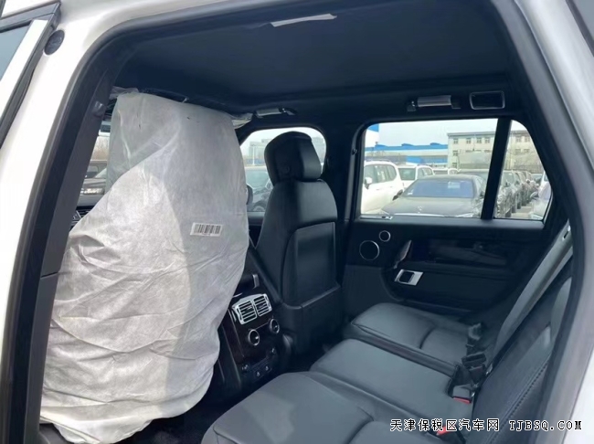 22款路虎攬勝行政版  現(xiàn)車手續(xù)齊當(dāng)天票 多種配置可選