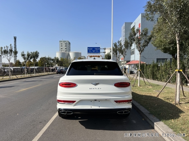 全天津最便宜的高配添越白色車身棕色內(nèi)飾