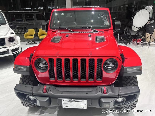 加版高配角斗士現(xiàn)車 國(guó)外一手貨源 展廳現(xiàn)車手續(xù)齊全 當(dāng)天開票