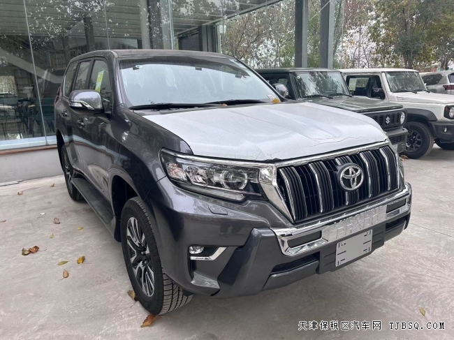 22款霸道2800中東版現(xiàn)車港口熱賣