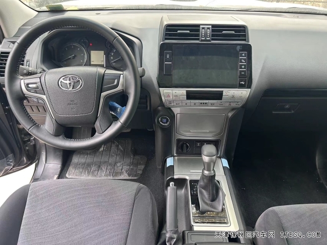 22款霸道2800中東版現(xiàn)車港口熱賣