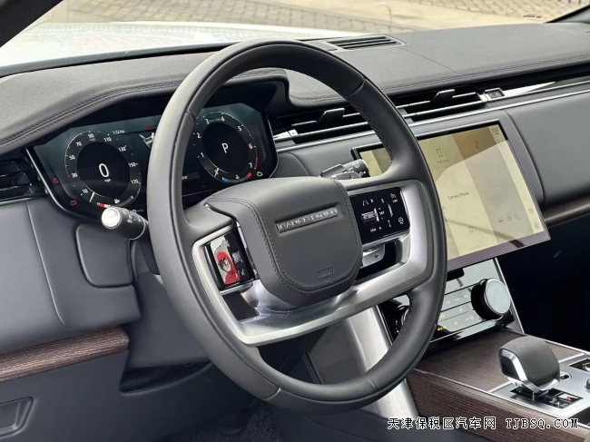 天津港平行進(jìn)口 路虎攬勝行政加長 現(xiàn)車
