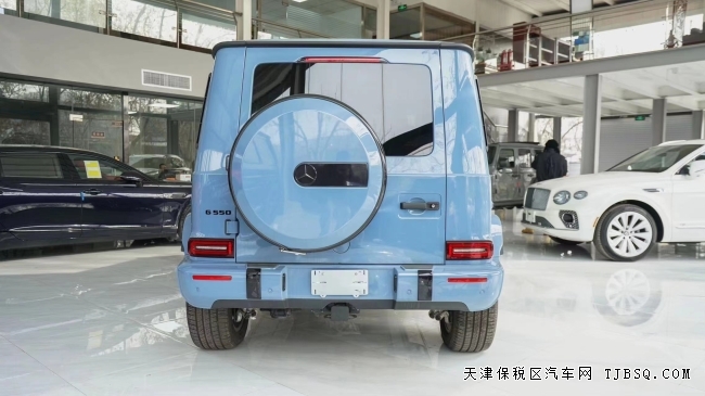 天津港平行進口 奔馳G550 瓷器藍 現(xiàn)車可提