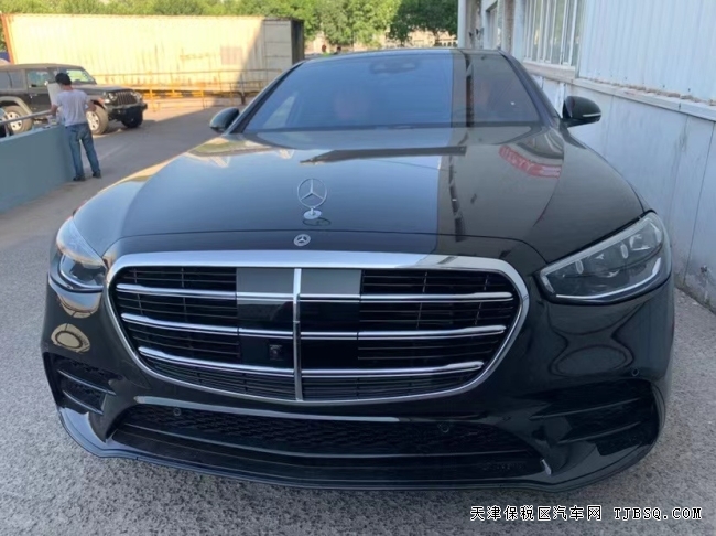 平行進口22款奔馳S580天津港現(xiàn)車優(yōu)惠定金發(fā)車全國分期