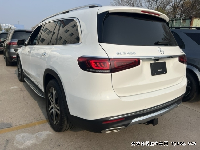 平行進(jìn)口22款奔馳GLS450天津港現(xiàn)車109萬起高性能低價(jià)格