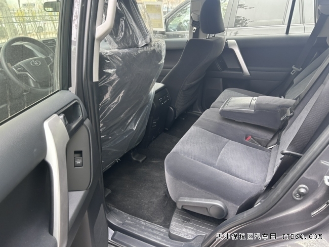 平行進(jìn)口22款豐田霸道2800天津港現(xiàn)車價格優(yōu)惠包上牌