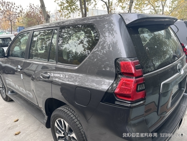 平行進(jìn)口22款豐田霸道2800天津港現(xiàn)車價格優(yōu)惠包上牌