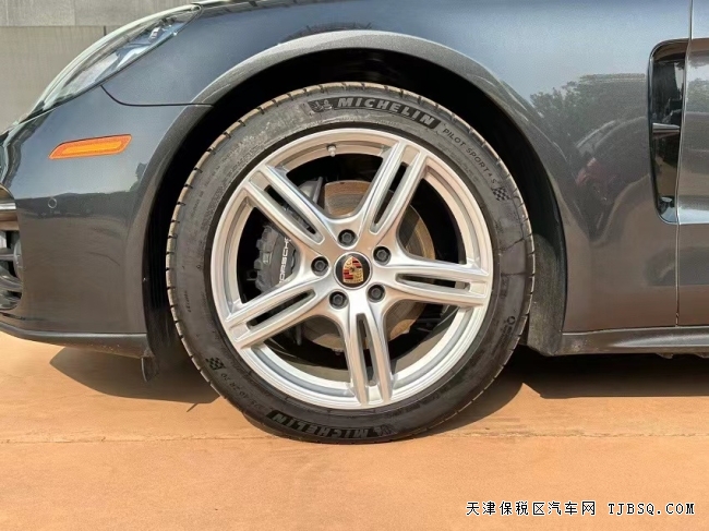 天津港平行進(jìn)口 保時(shí)捷帕拉梅拉 火山灰 現(xiàn)車(chē)熱賣(mài)