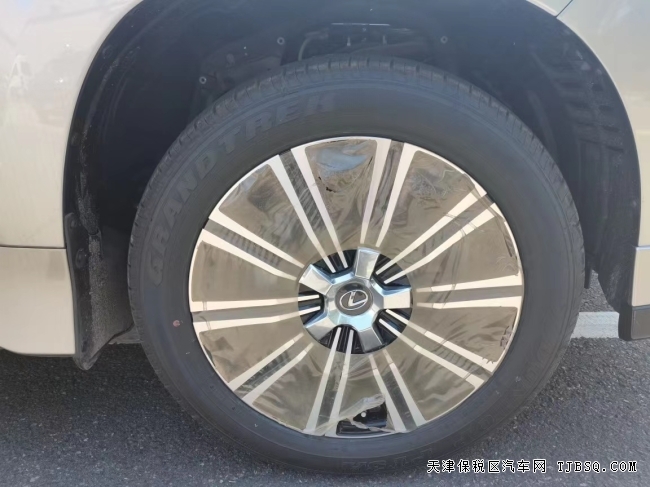 天津港平行進口雷克薩斯570現(xiàn)車直降 年底促銷價 最后一批大V8發(fā)動機 