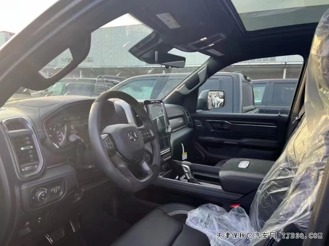港口現(xiàn)車直降 商家賠錢出售 85萬起就能提到道奇公羊霸王龍
