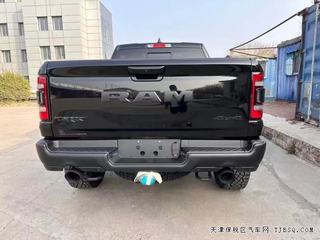 港口現(xiàn)車直降 商家賠錢出售 85萬起就能提到道奇公羊霸王龍