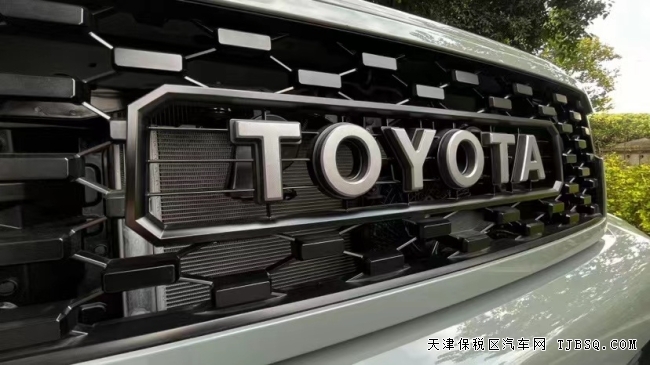 22款豐田紅杉5.7全新國六現(xiàn)車展廳現(xiàn)車 越野中的天花板 全國可上牌