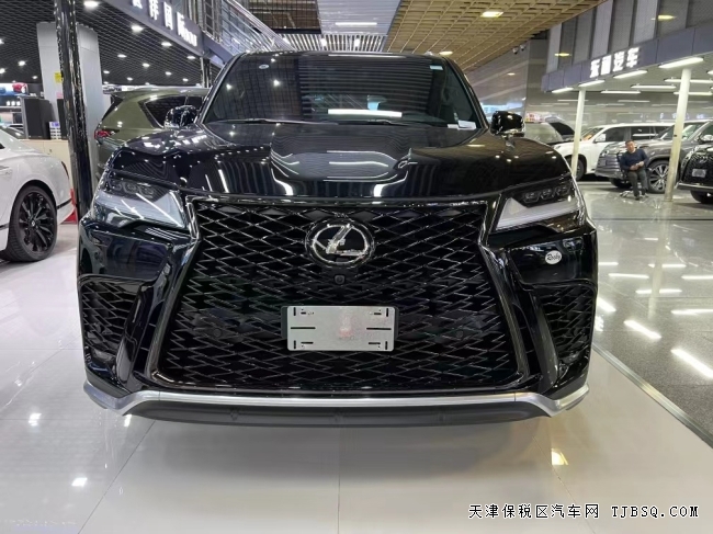 平行進口22款LX600港口熱賣中 四座五座七座現(xiàn)車齊全 起步價165 年底價格大跳水 私戶公戶首選車型 全國可上牌