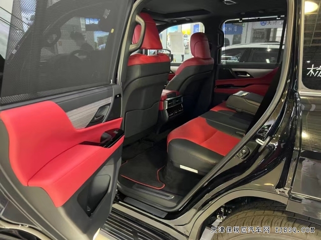 平行進口22款LX600港口熱賣中 四座五座七座現(xiàn)車齊全 起步價165 年底價格大跳水 私戶公戶首選車型 全國可上牌